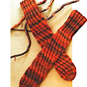 Easy Unisex Tube Stitch Ribbed Socks From DK Yarn in Multiple Colors - Free Vintage Knitting Pattern.